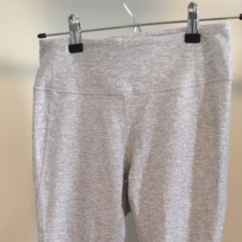 Outdoor Voices Leggings in Dove - SMALL